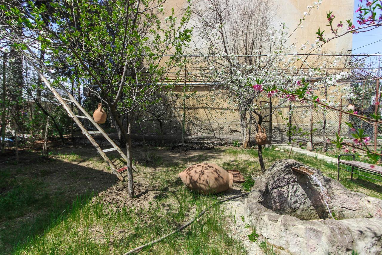 Apartment Gardens 44 ティビリシ エクステリア 写真